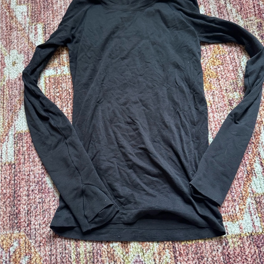 Long sleeve Lululemon swiftly tech size 4